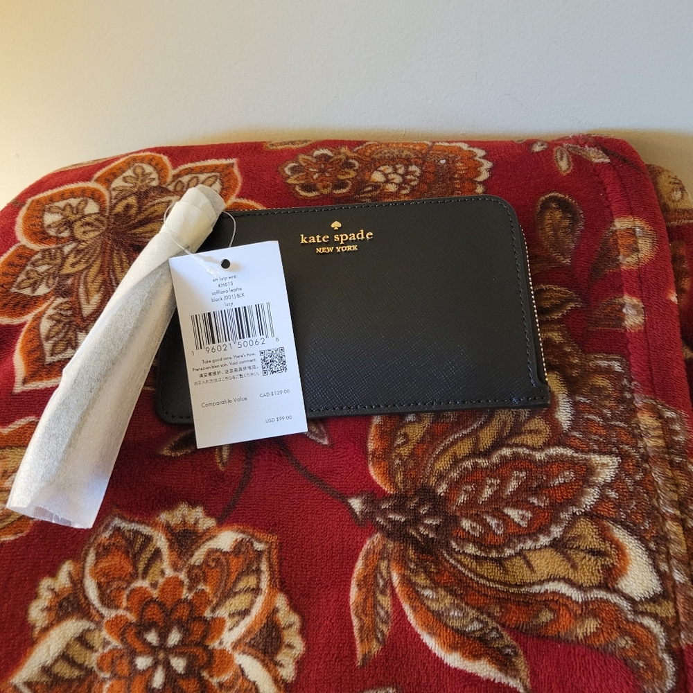 Kate Spade Small Wristlet NWT.